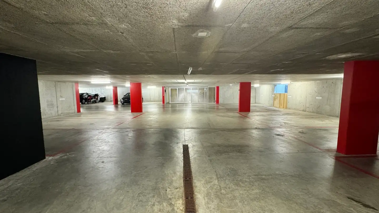 Parcheggio interno in affitto - Luzernerstrasse 5, 6025 Neudorf