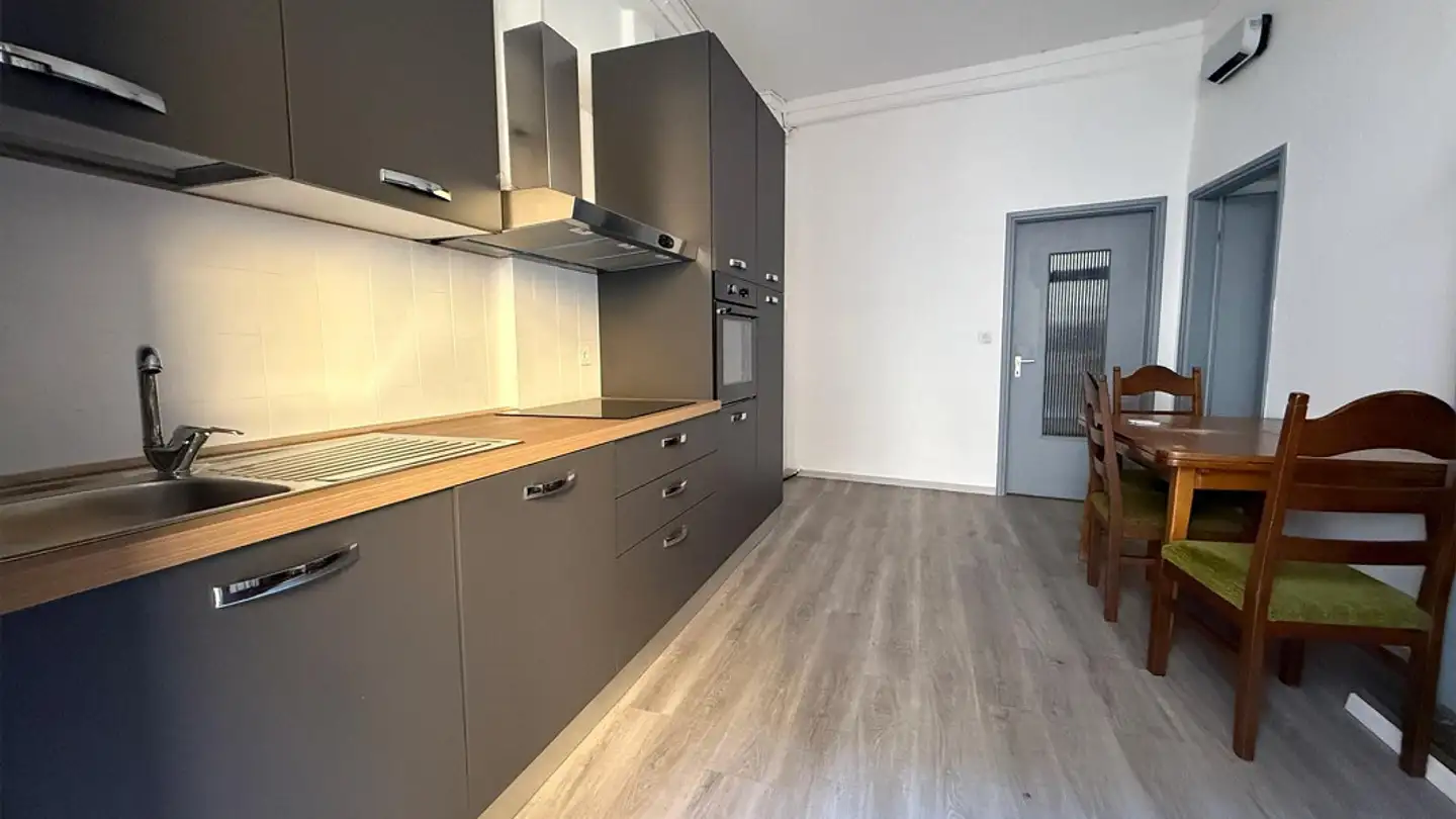Row house for sale - 6826 Riva San Vitale