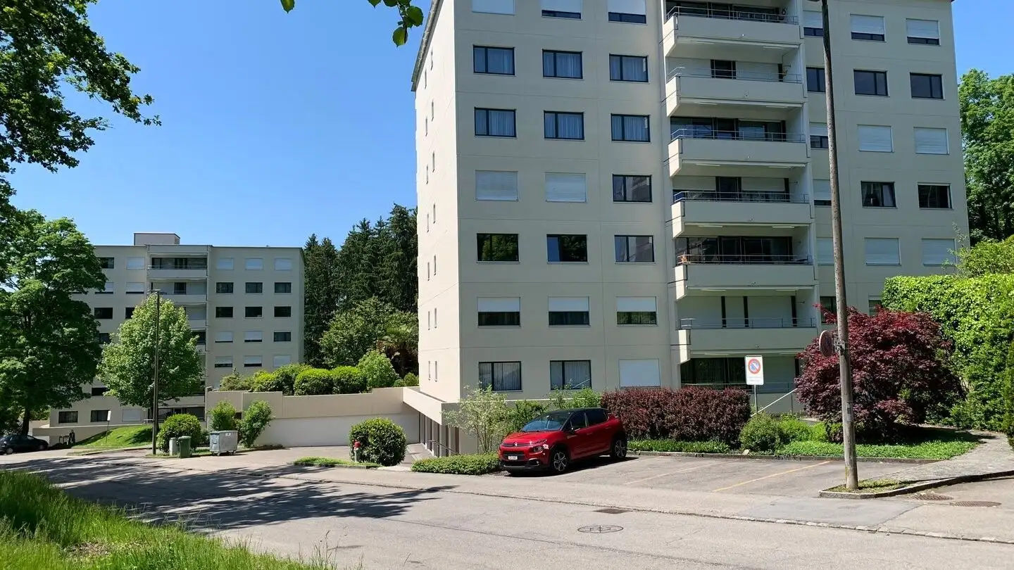 Outdoor parking space for rent - Kreuzbuchrain 14, 6006 Luzern