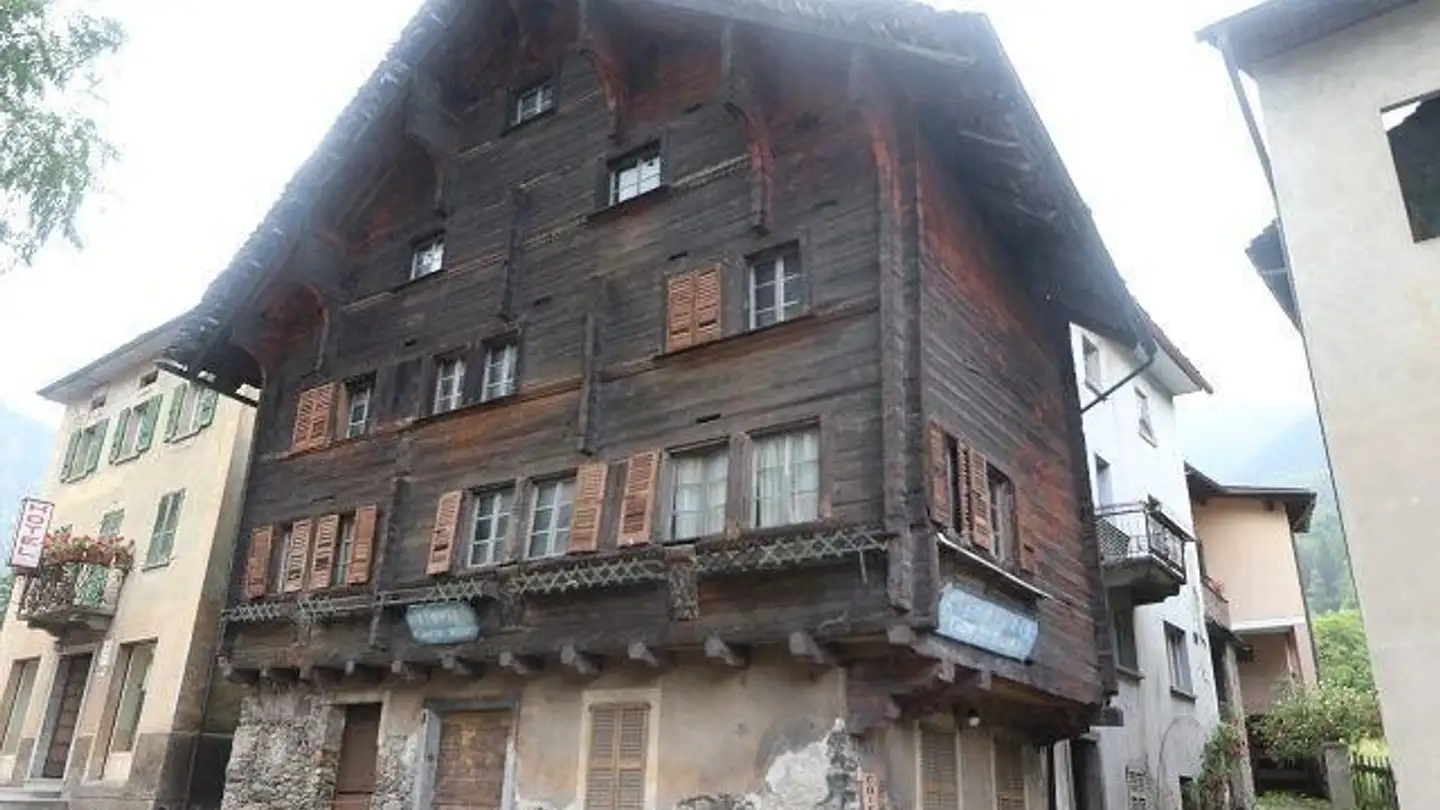 Höhlenhaus kaufen - 6760 Faido