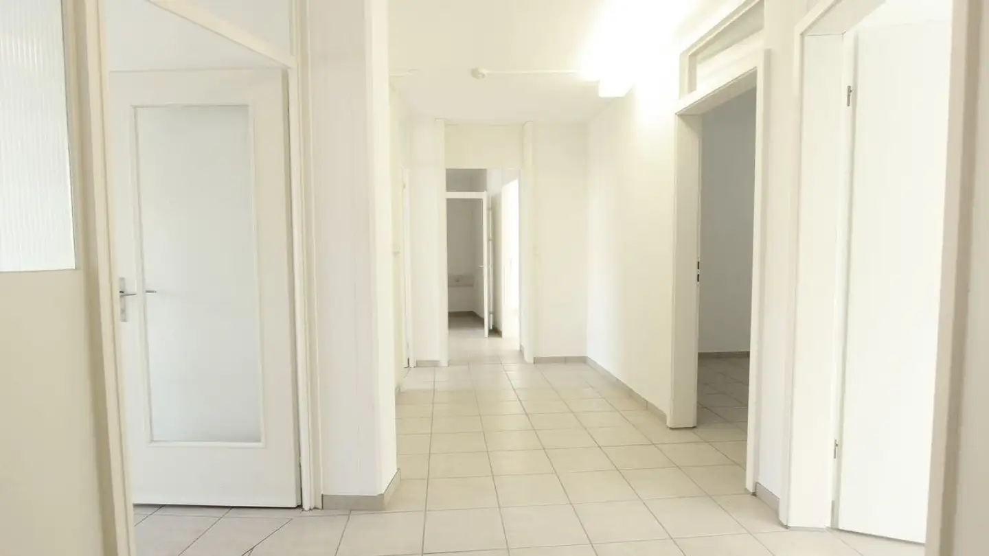 Gewerbe mieten - Rue De Morat / Murtenstrasse 7, 2502 Biel/Bienne