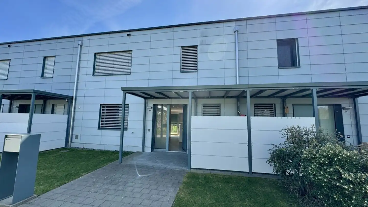 Row house for sale - 6260 Reiden