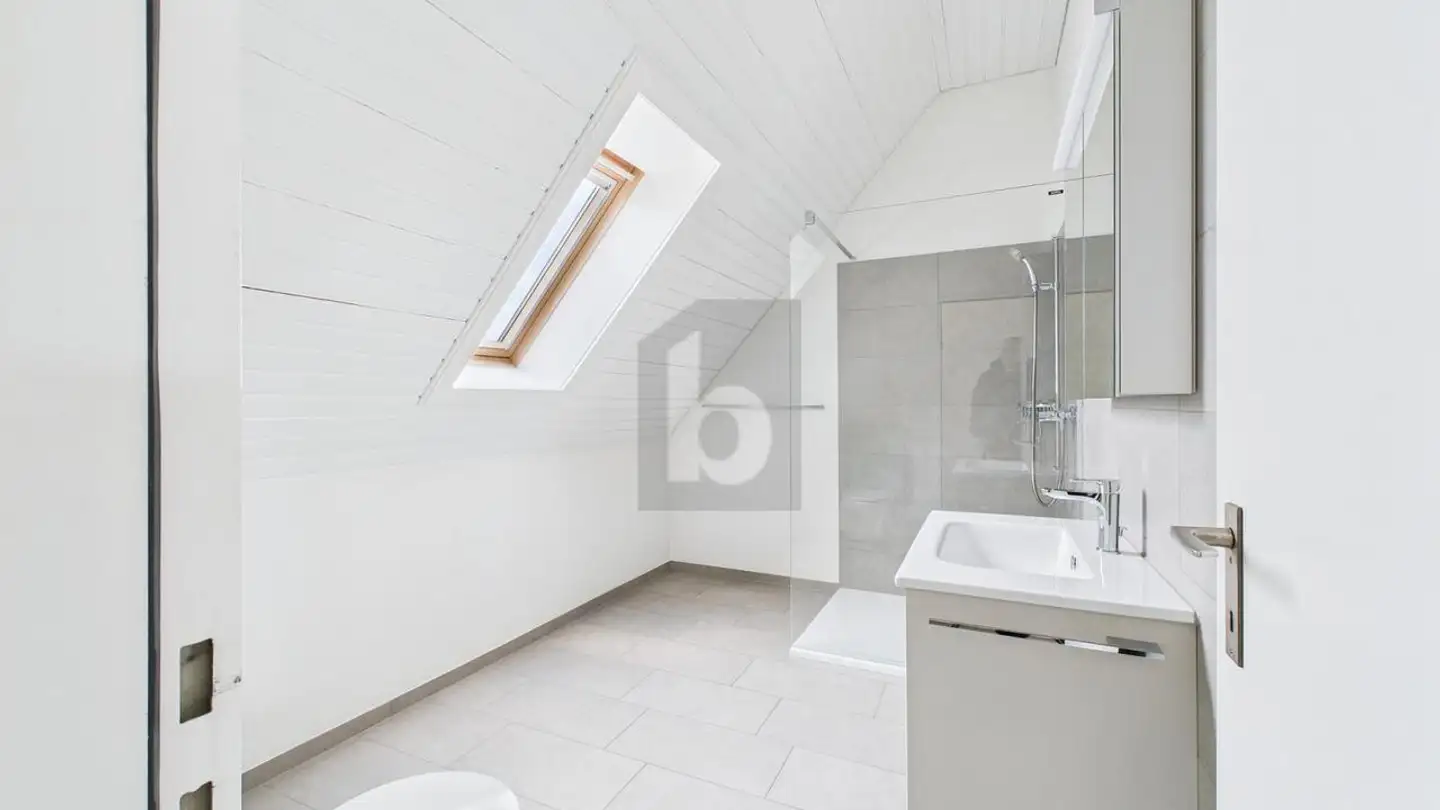Attic flat for rent - 4153 Reinach BL - Photo 4