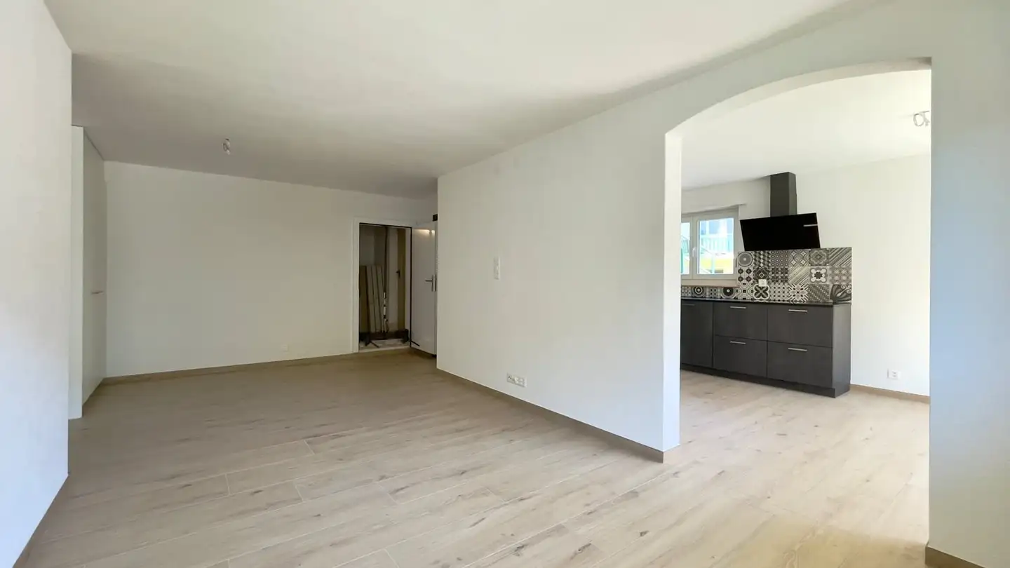 Apartment for rent - 2740 Moutier - Photo 3