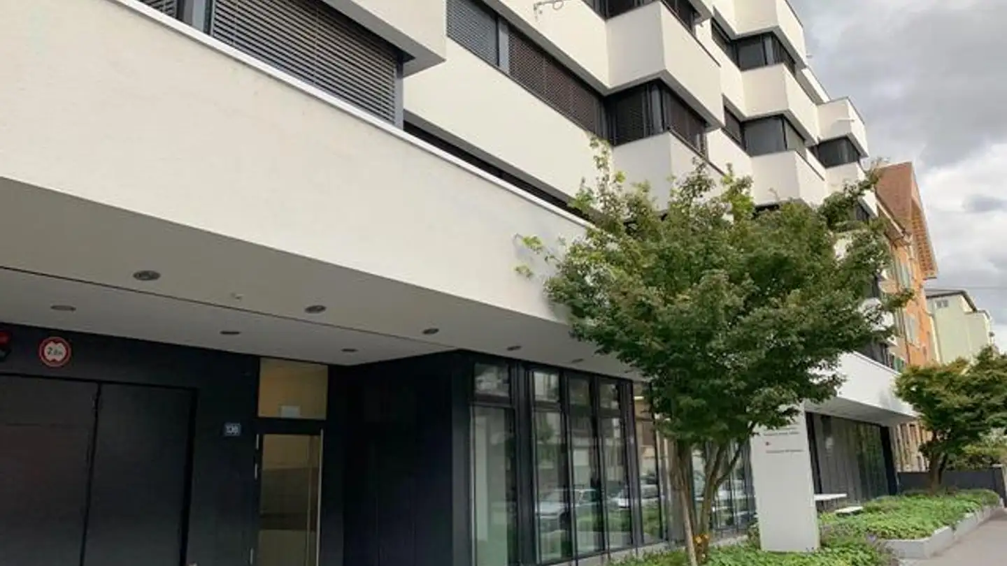 Place de parking souterraine à louer - Vogesenstrasse 132, 4056 Basel