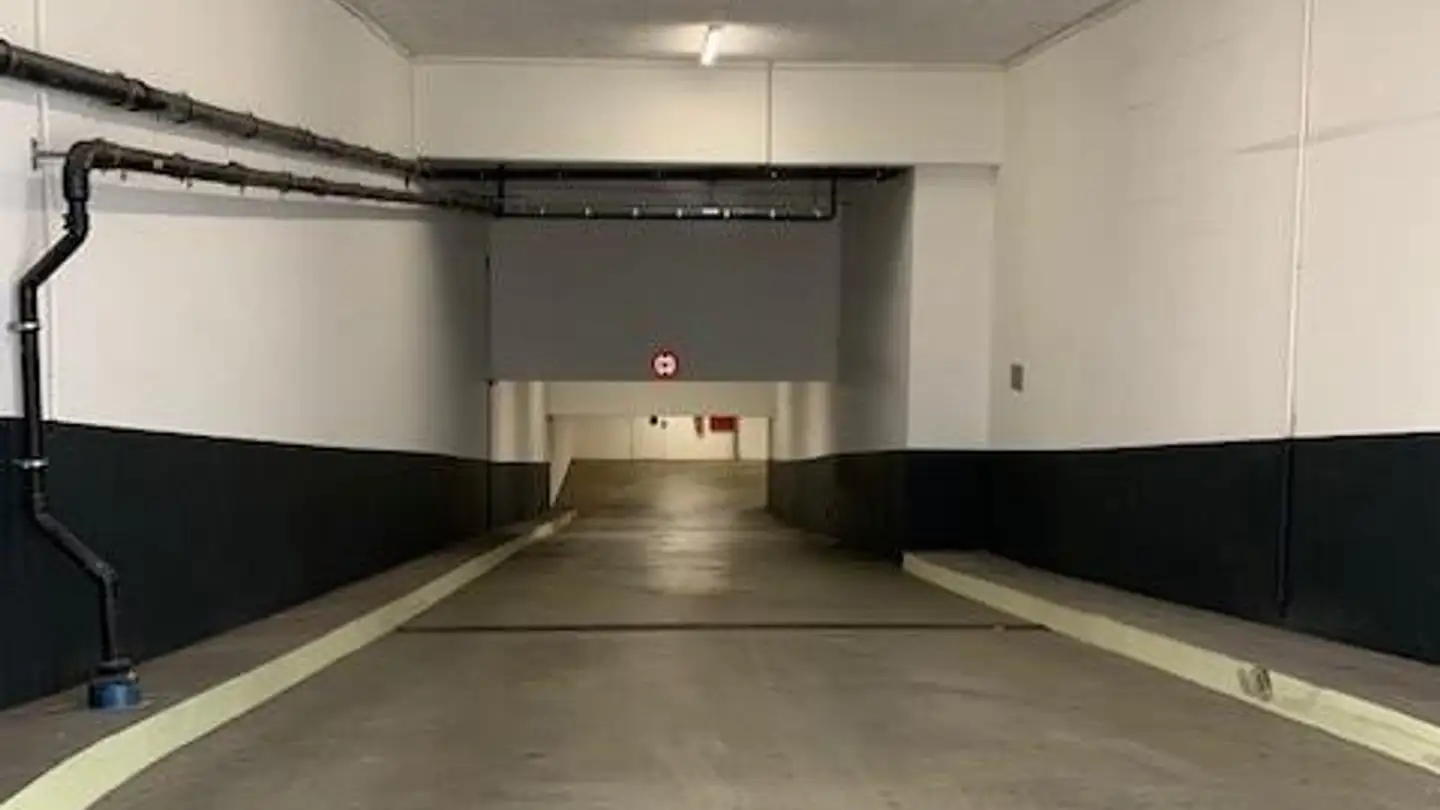 Place de parking souterraine à louer - Vogesenstrasse 132, 4056 Basel - Photo 2
