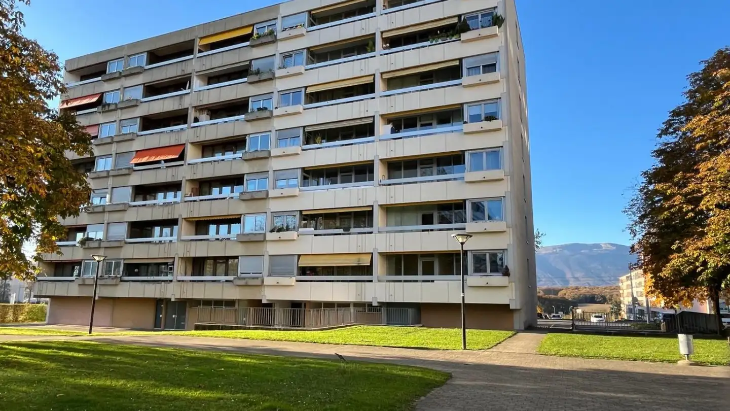 Parcheggio esterno in affitto - Promenade Des Champs-Fréchets 8, 1217 Meyrin