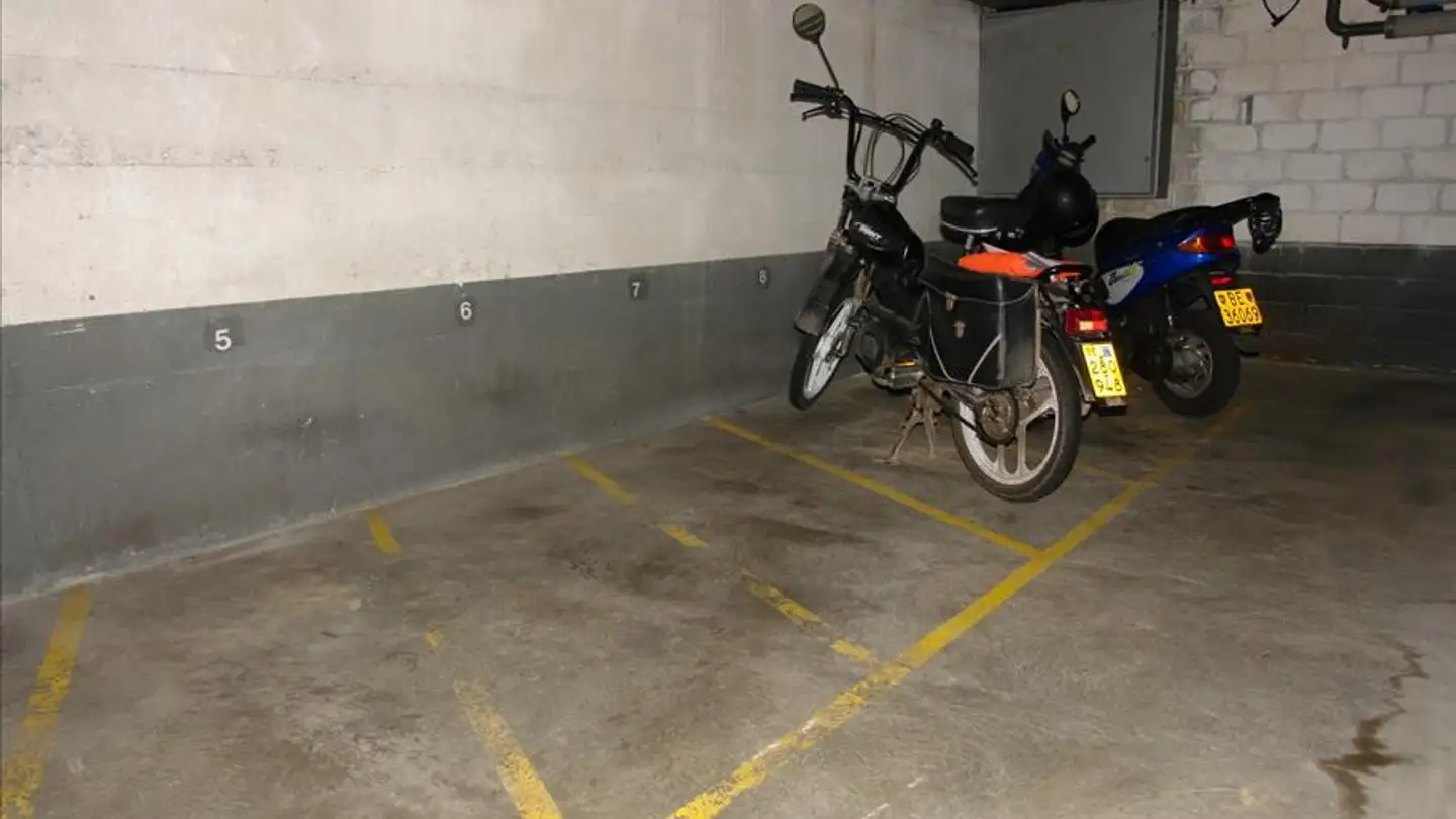 Covered parking space for rent - Polieregasse 4, 3400 Burgdorf - Photo 3