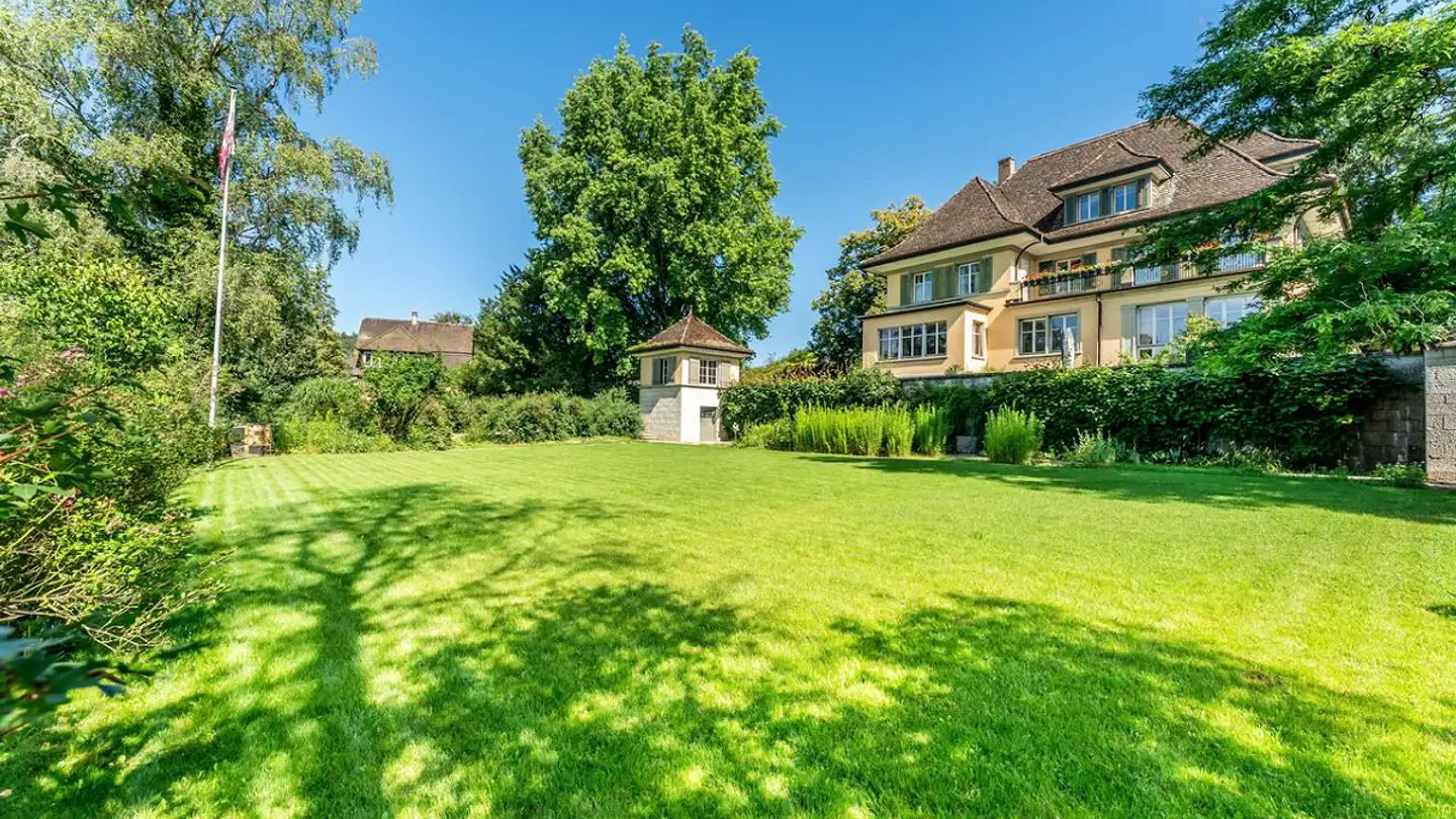 Villa in vendita - Schöneggstrasse 4, 8212 Neuhausen am Rheinfall