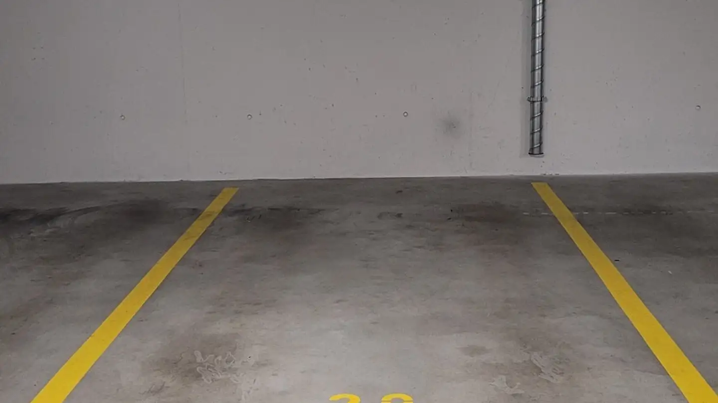 Outdoor parking space for rent - Alte Landstrasse 29c, 8193 Eglisau