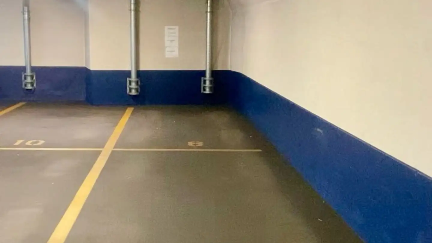 Outdoor parking space for rent - Via San Salvatore 3, 6900 Paradiso