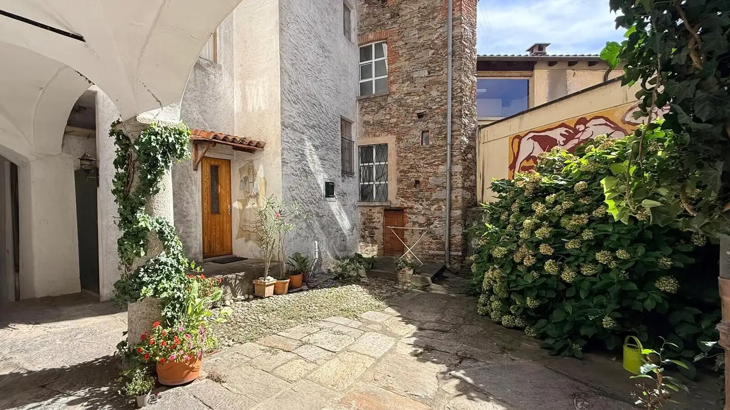 Residential building for sale - 6997 Sessa - Photo 3