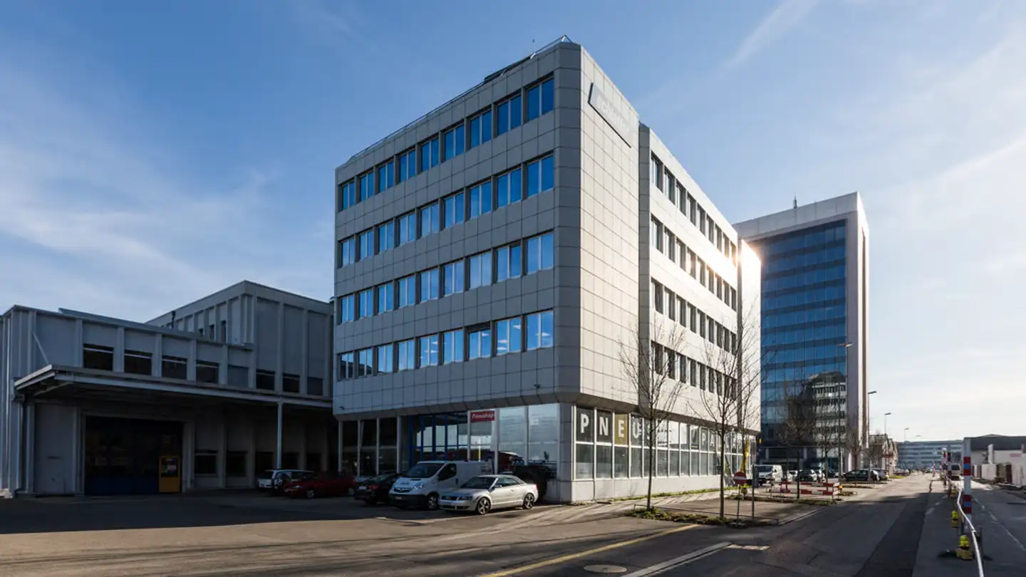 Place de parking intérieure pour moto à louer - Brandstrasse 24, 8952 Schlieren