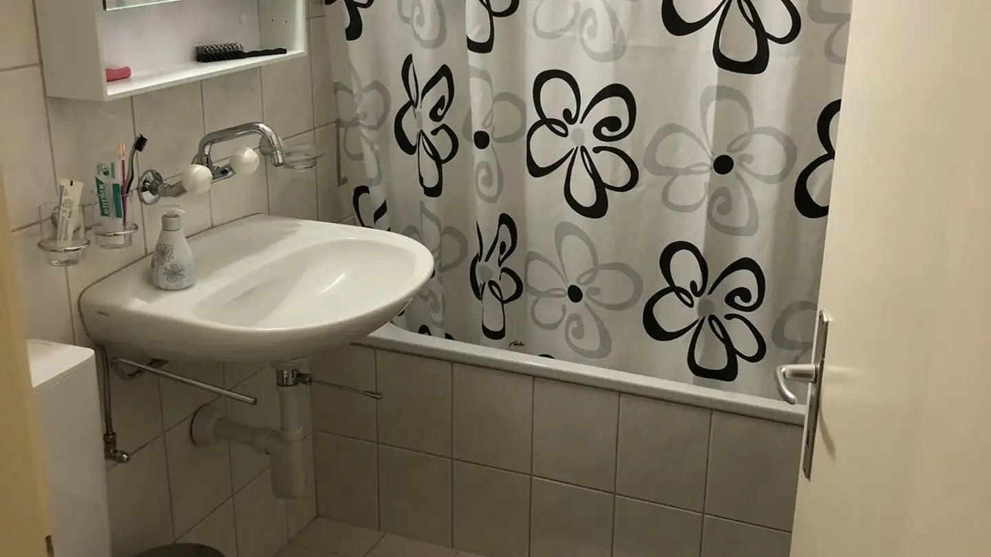 Single room for rent - St. Gallerstrasse 42, 8853 Lachen SZ