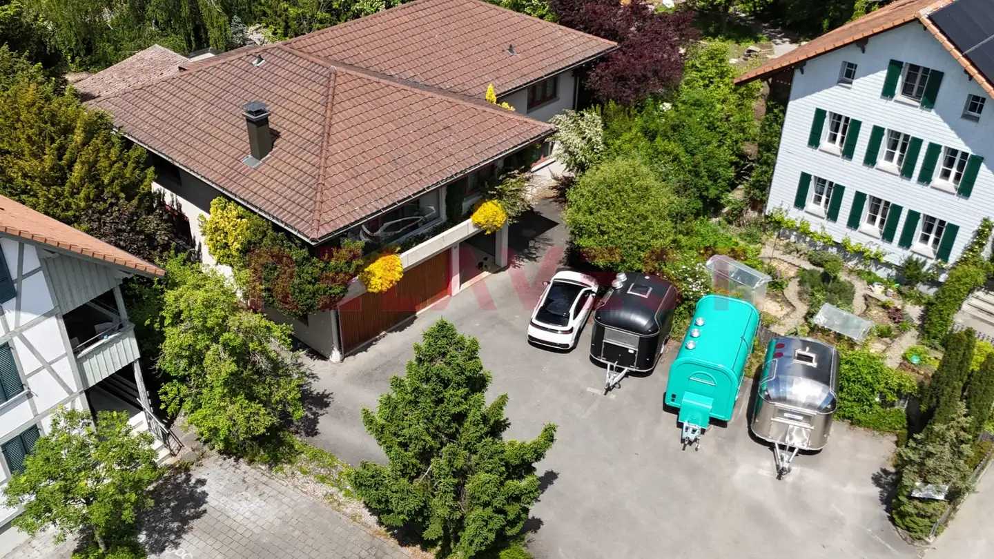 Mischgenutztes Gebäude kaufen - Scheuermattweg 6, 3177 Laupen BE