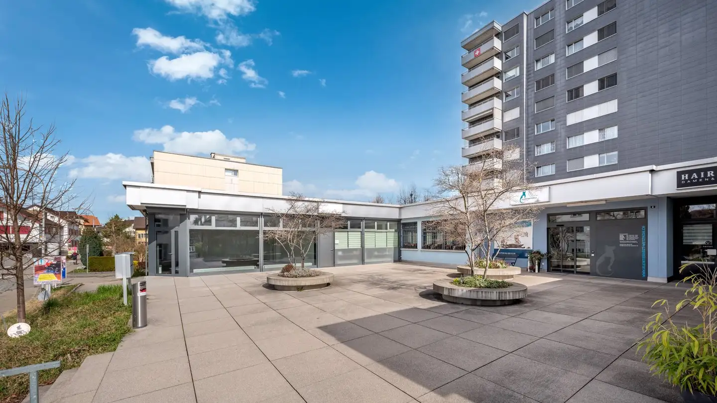 Negozio in affitto - Dorfstrasse 4, 8620 Wetzikon ZH