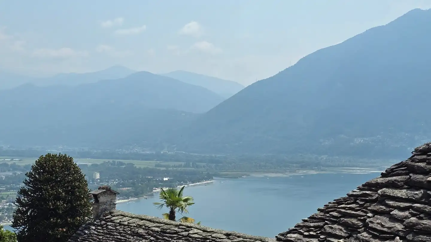 Edificio residenziale in vendita - Via Contra, 6645 Brione sopra Minusio