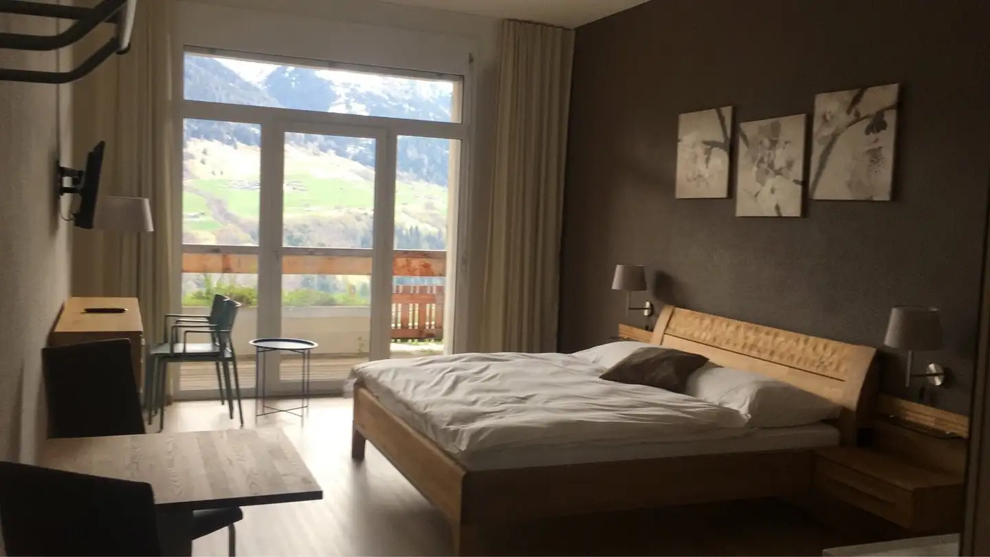 Chambre à louer - Via Crest La Geina, 7142 Cumbel