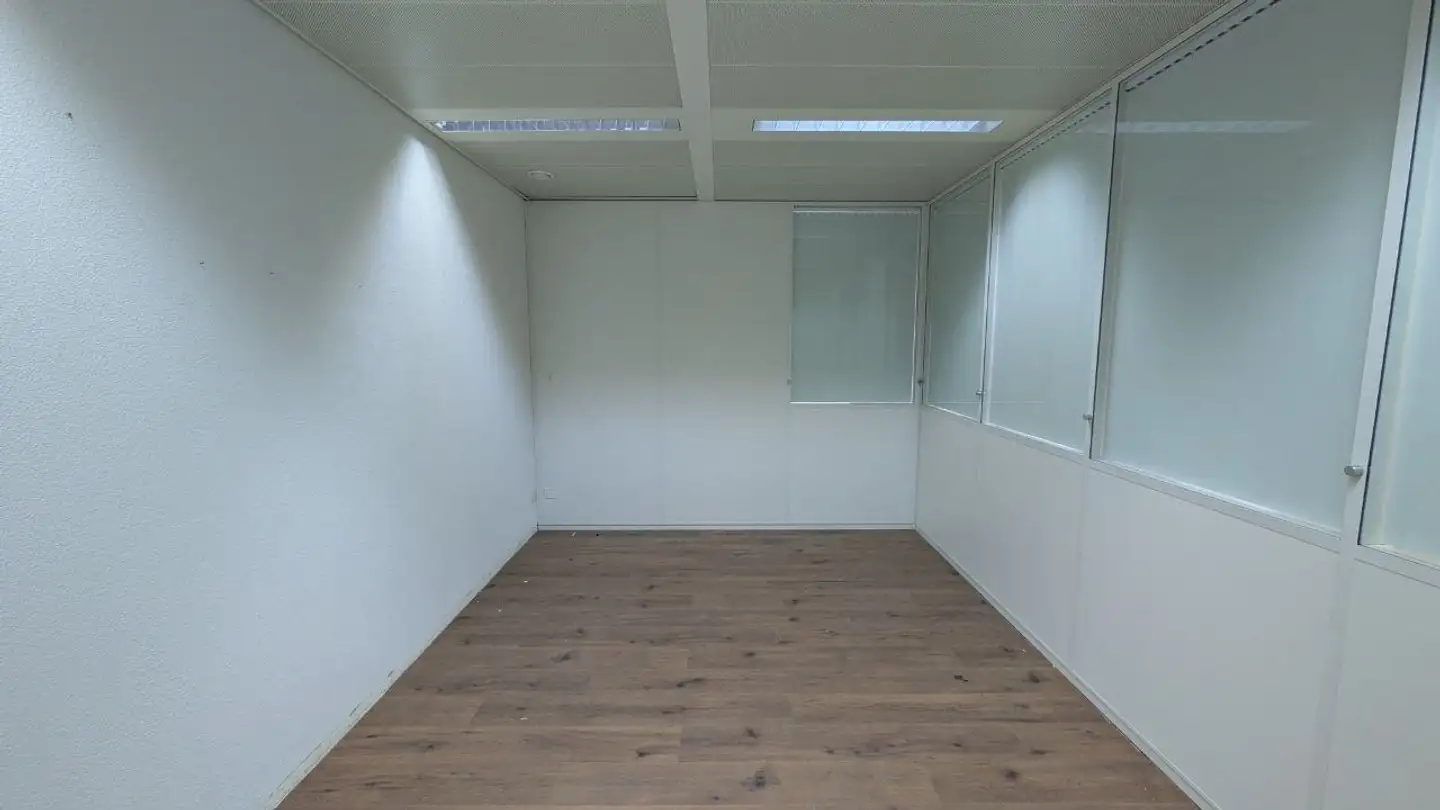 Spazio di archiviazione in affitto - Im Schossacher 12, 8600 Dübendorf - Photo 2