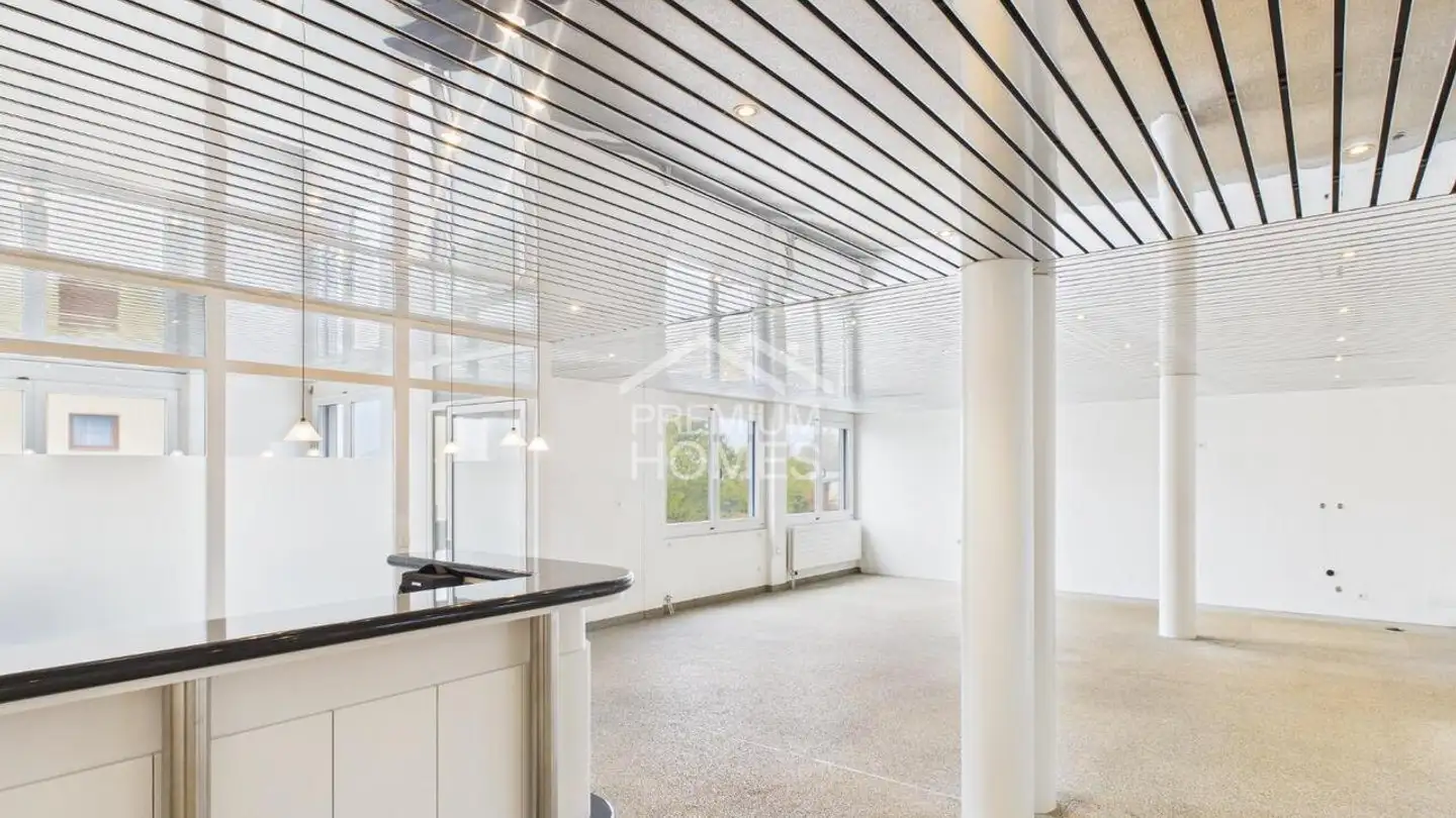 Office space for sale - 7503 Samedan