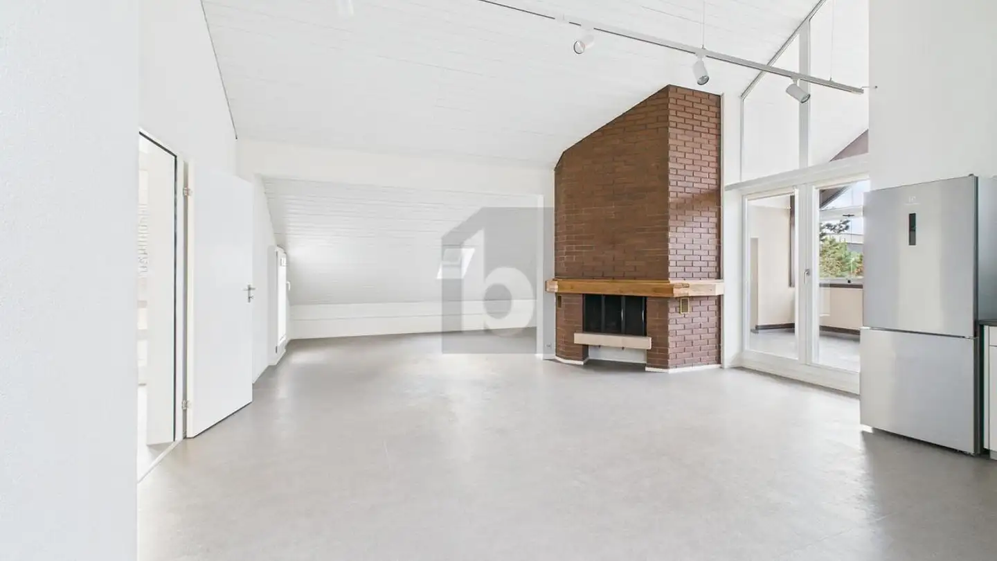 Penthouse for rent - 4153 Reinach BL