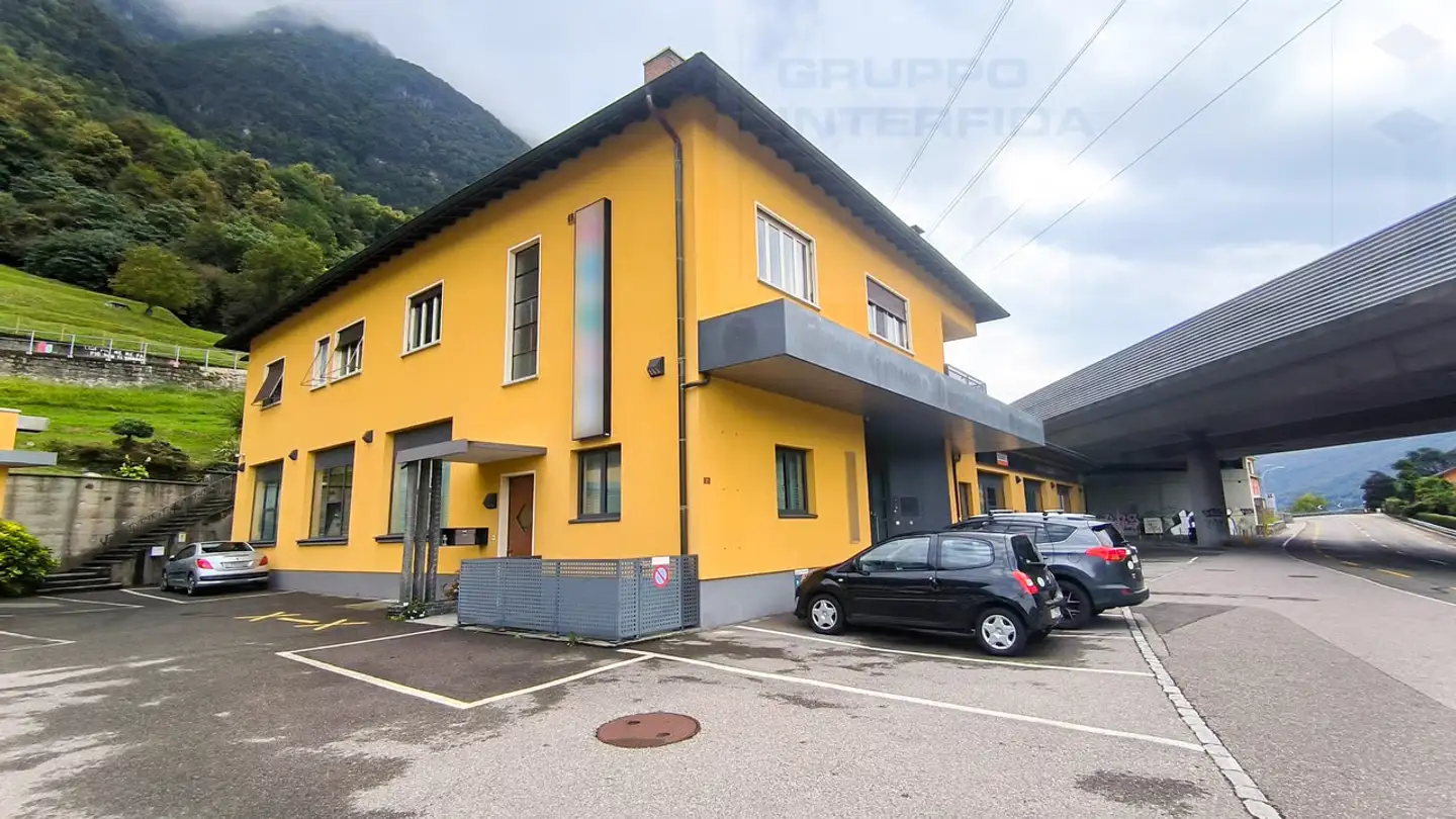Spazio ufficio in affitto - Via Cantonale 95, 6818 Melano