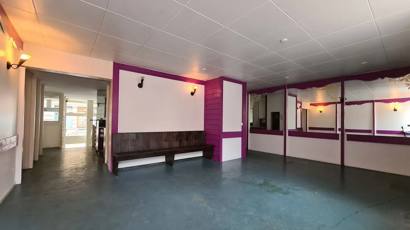 Hôtel à louer - Rue Daniel-Jeanrichard 13, 2400 Le Locle