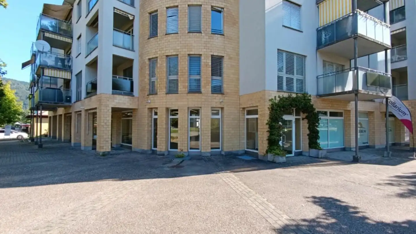 Commercial for sale - 4852 Rothrist