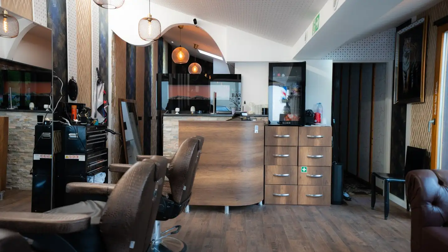 Coiffeur à louer - Heerenstegstrasse 3, 8427 Rorbas - Photo 3