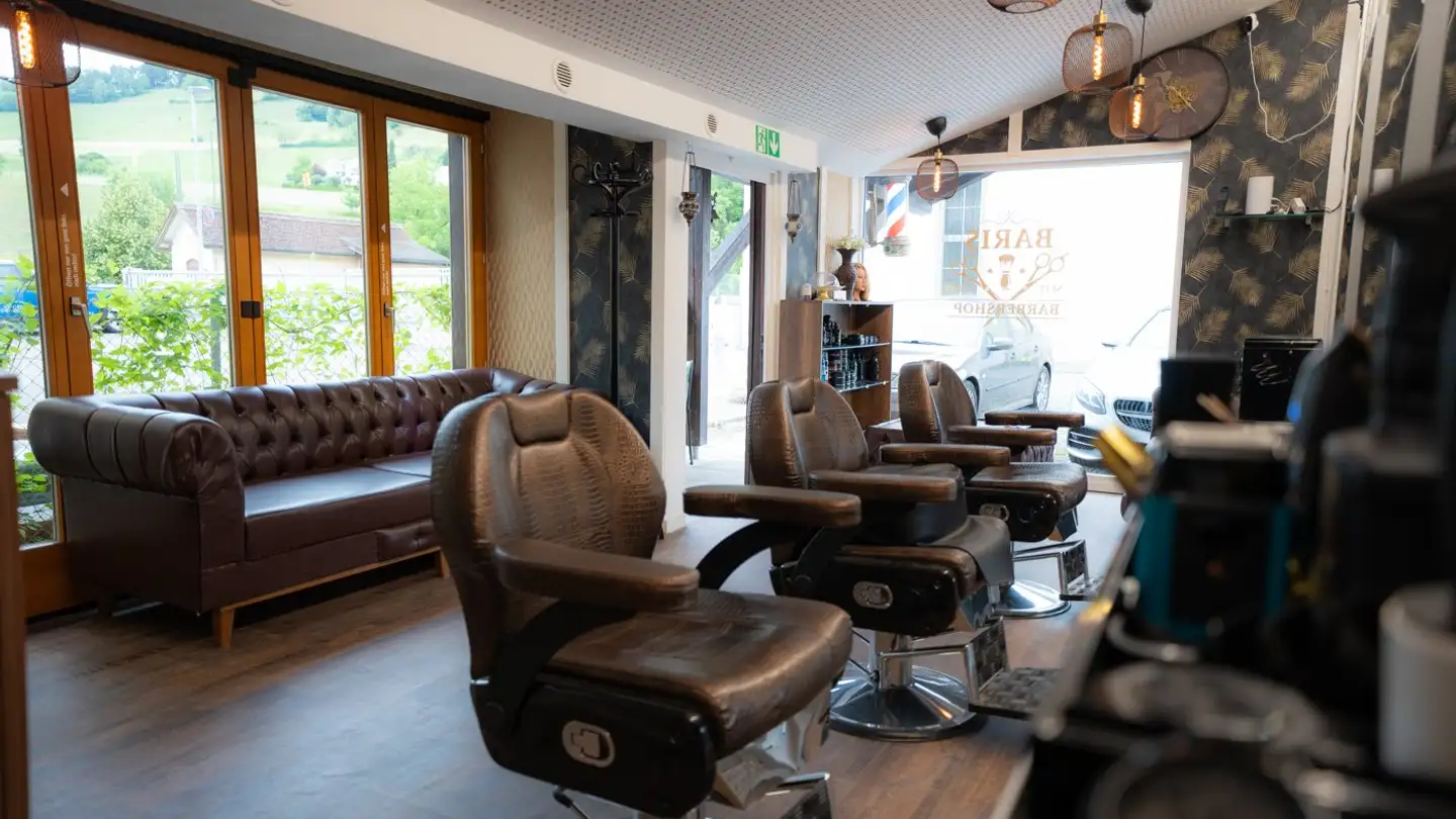Coiffeur à louer - Heerenstegstrasse 3, 8427 Rorbas - Photo 4