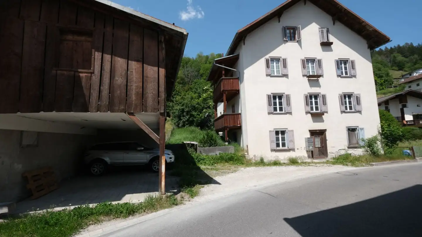 Residential building for sale - Via Vitg Dado, 7151 Schluein