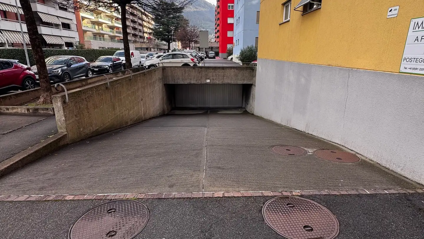 Tiefgaragenstellplatz mieten - Via Giacomo Brentani, 6900 Lugano - Foto 3