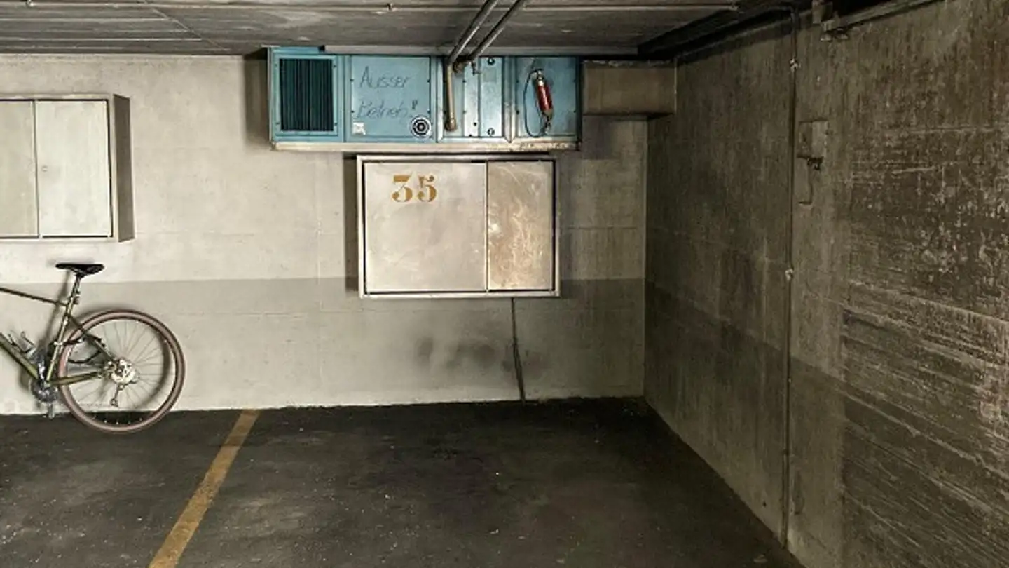 Tiefgaragenstellplatz mieten - Sägenstrasse 97, 7000 Chur - Foto 3