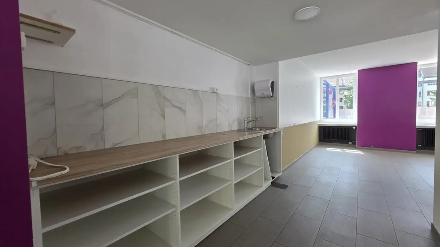 Magasin à louer - Rue Daniel-Jeanrichard 13, 2400 Le Locle - Photo 4