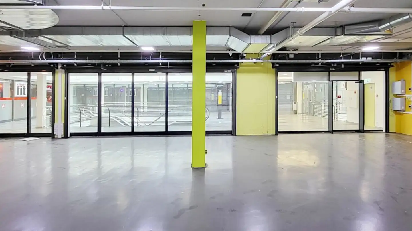 Magasin à louer - Adlikerstrasse 295, 8105 Regensdorf