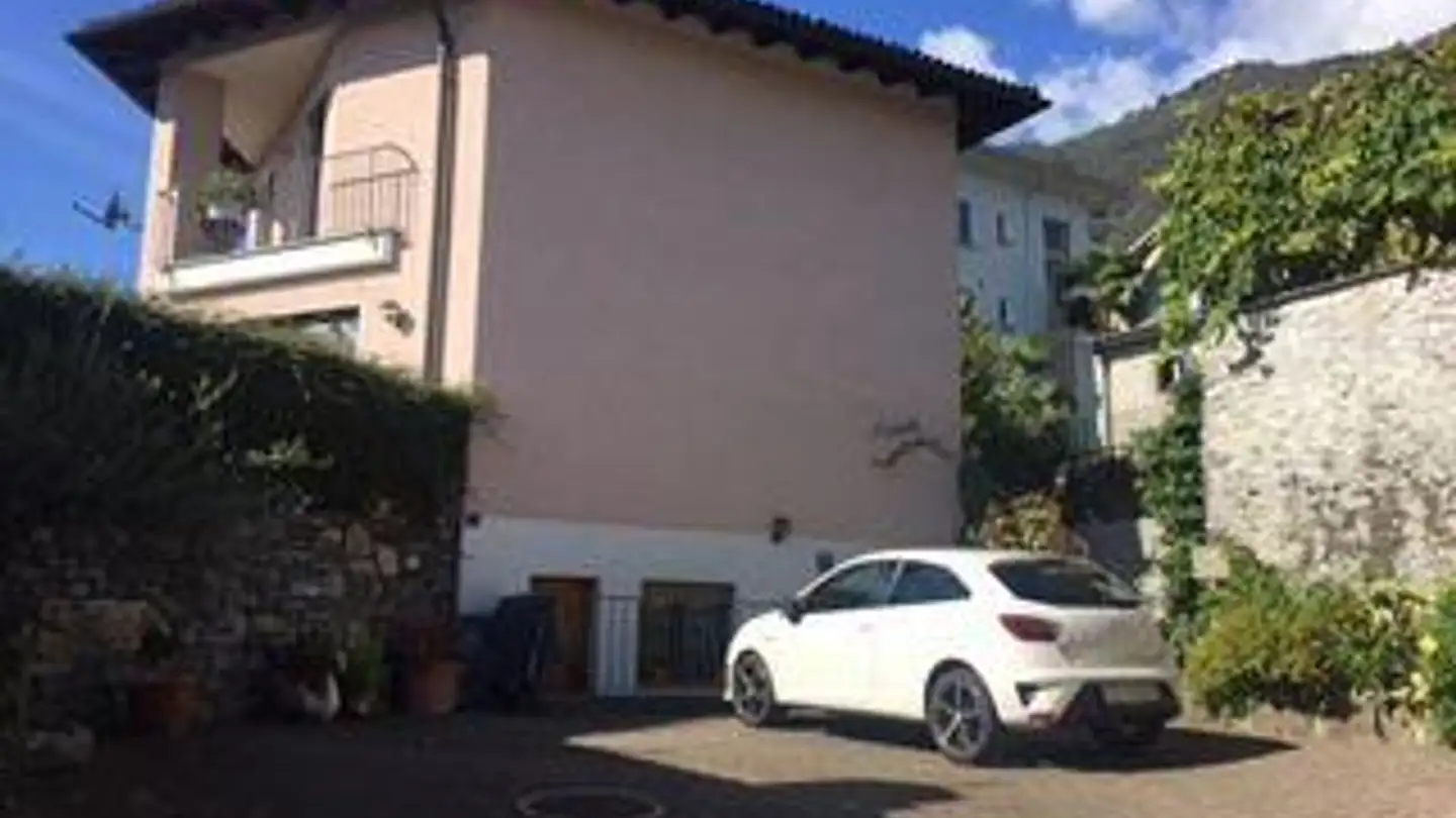 Maison jumelle à vendre - 6648 Minusio