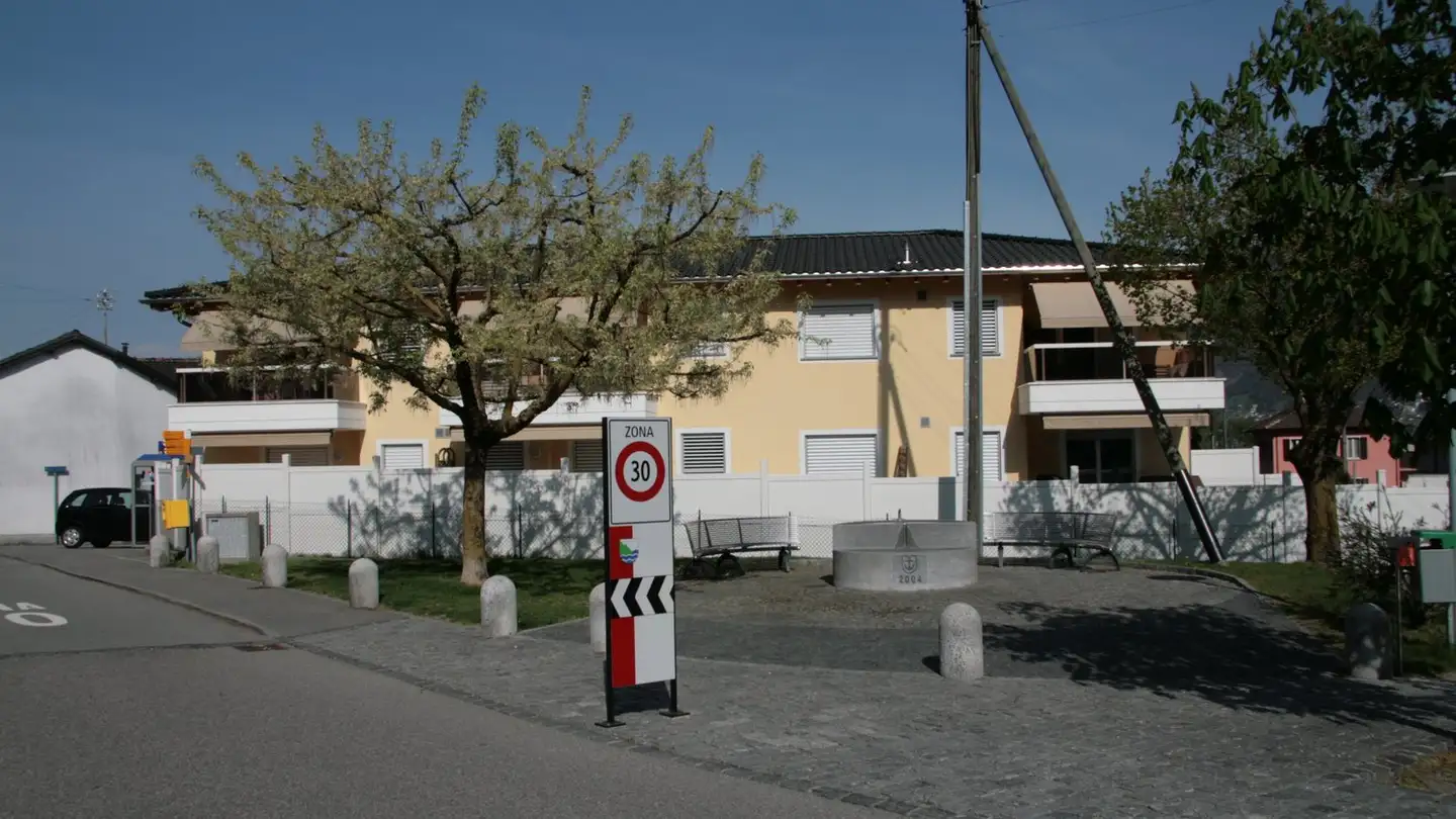 Appartamento in affitto - Via Alla Chiesa 22, 6572 Quartino