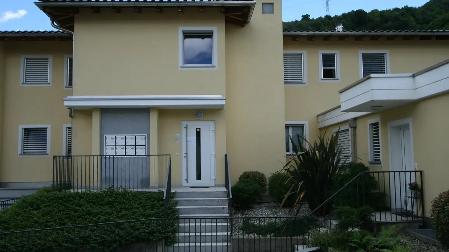 Appartamento in affitto - Via Alla Chiesa 22, 6572 Quartino - Photo 2