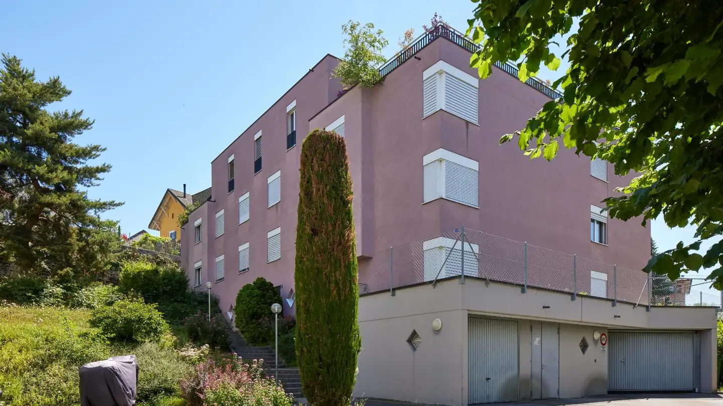 Outdoor motorbike parking space for rent - Sentier De La Gare 2, 1020 Renens VD - Photo 4