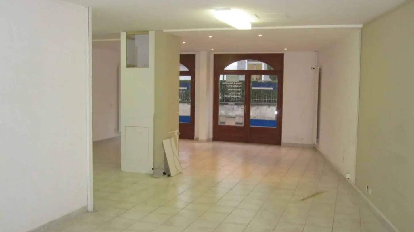 Arcade for rent - Rue Des Moraines, 1227 Carouge GE - Photo 2