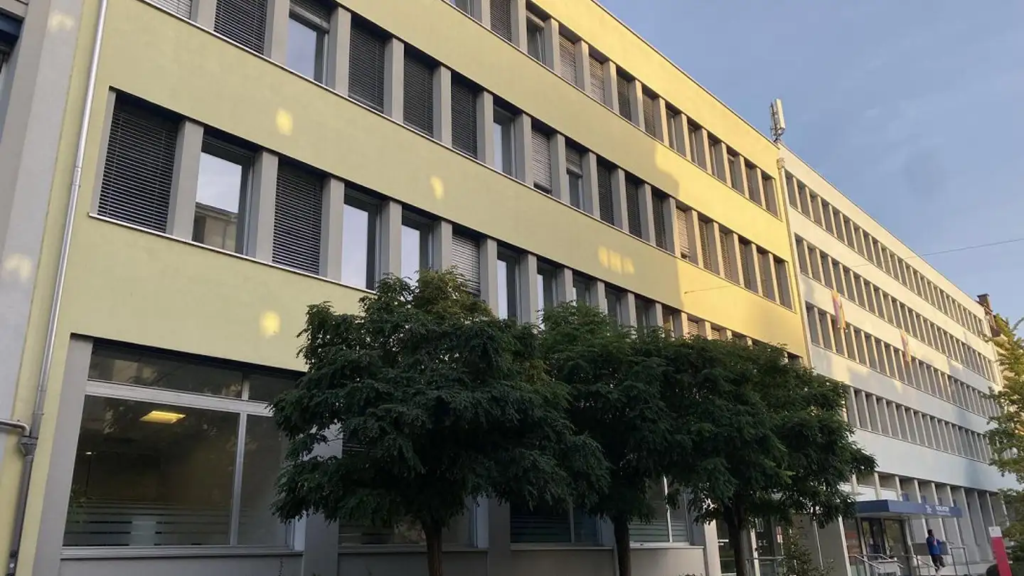 Überdachter Motorradparkplatz mieten - Hallerstrasse 6, 3012 Bern