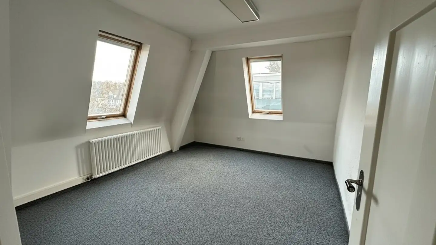 Spazio ufficio in affitto - Zürcherstrasse 9, 8640 Rapperswil SG