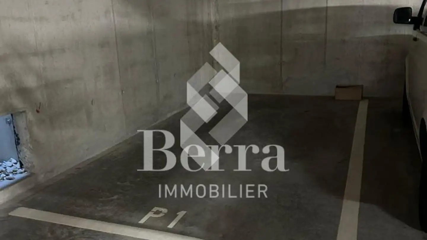 Place de parking souterraine à louer - Avenue De La Gare, 1958 St-Léonard