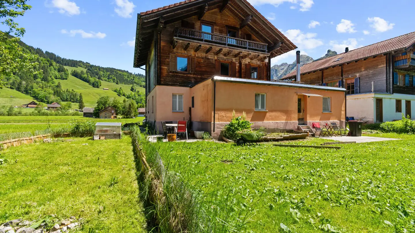 Residential building for sale - St. Johannisried 10, 8845 Studen SZ