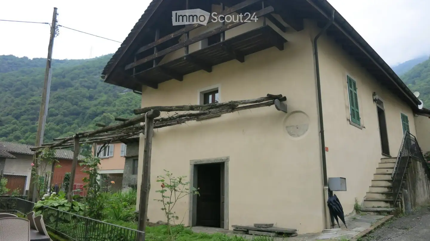 Einfamilienhaus kaufen - 6537 Grono