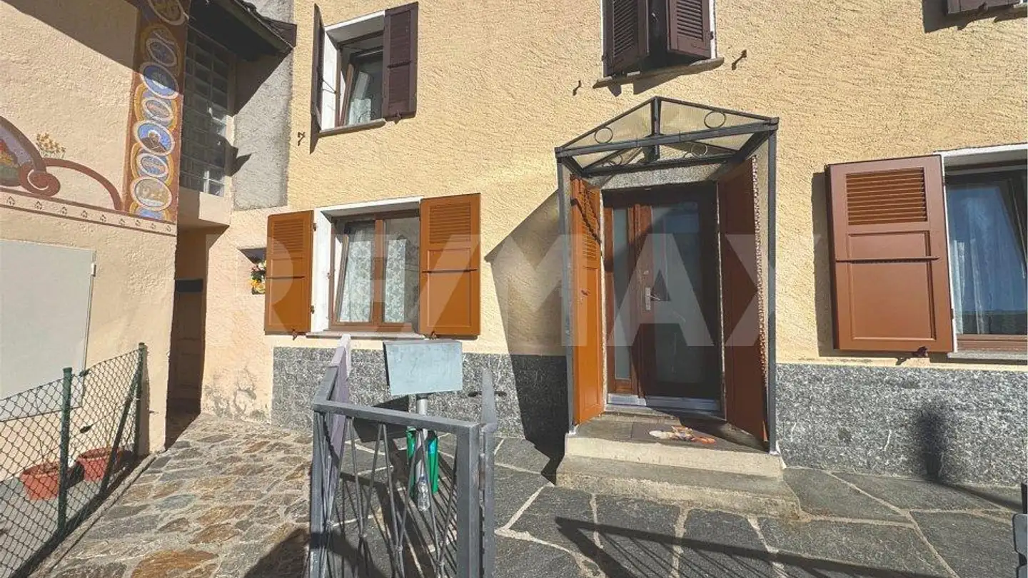 Row house for sale - 6951 Bogno - Photo 3