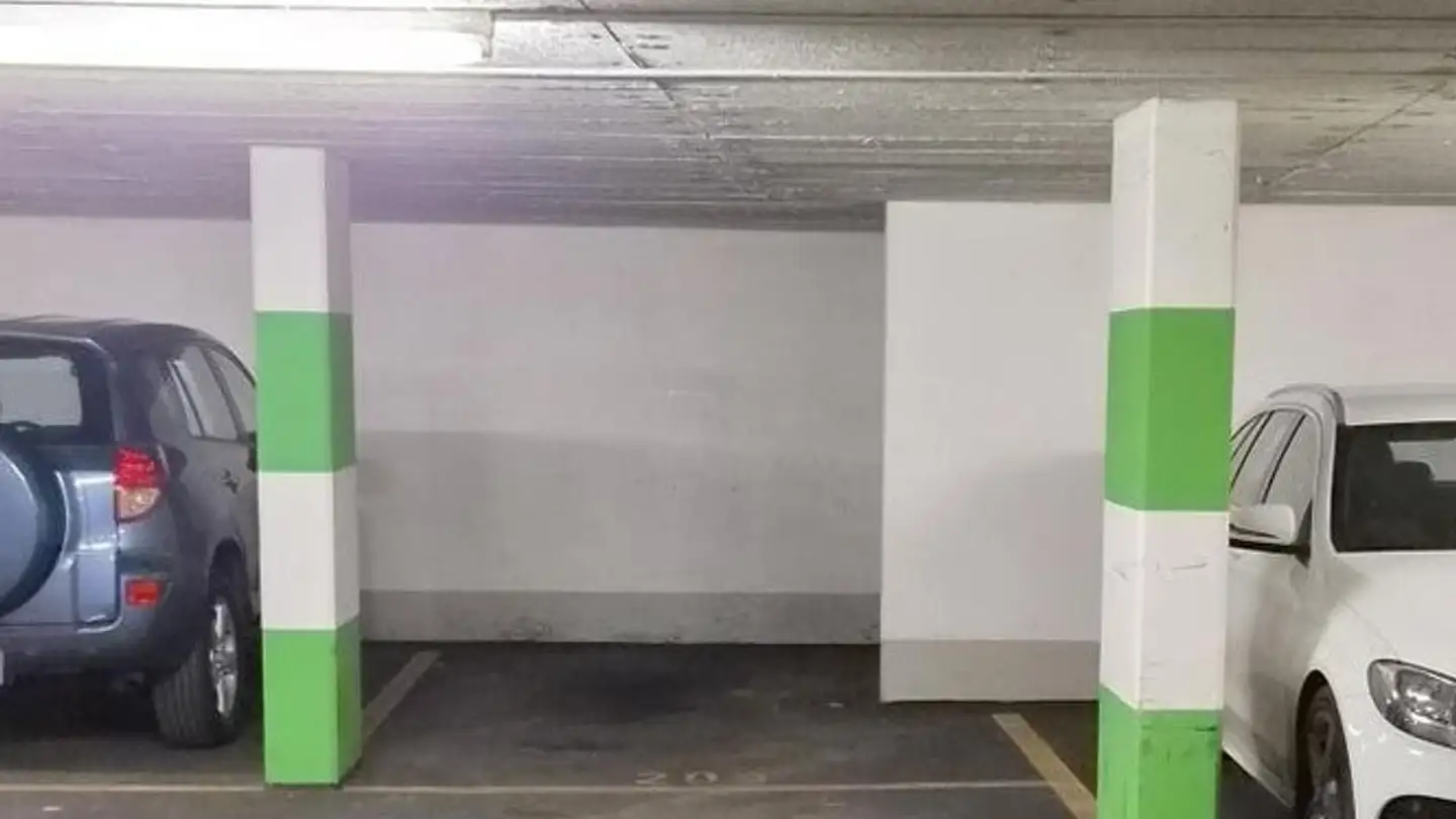 Indoor motorbike parking space for rent - Seestrasse 344, 8038 Zürich