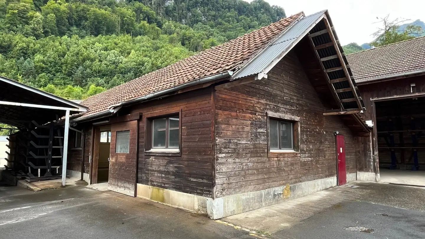 Industrial property for rent - Seestrasse 3, 6052 Hergiswil NW
