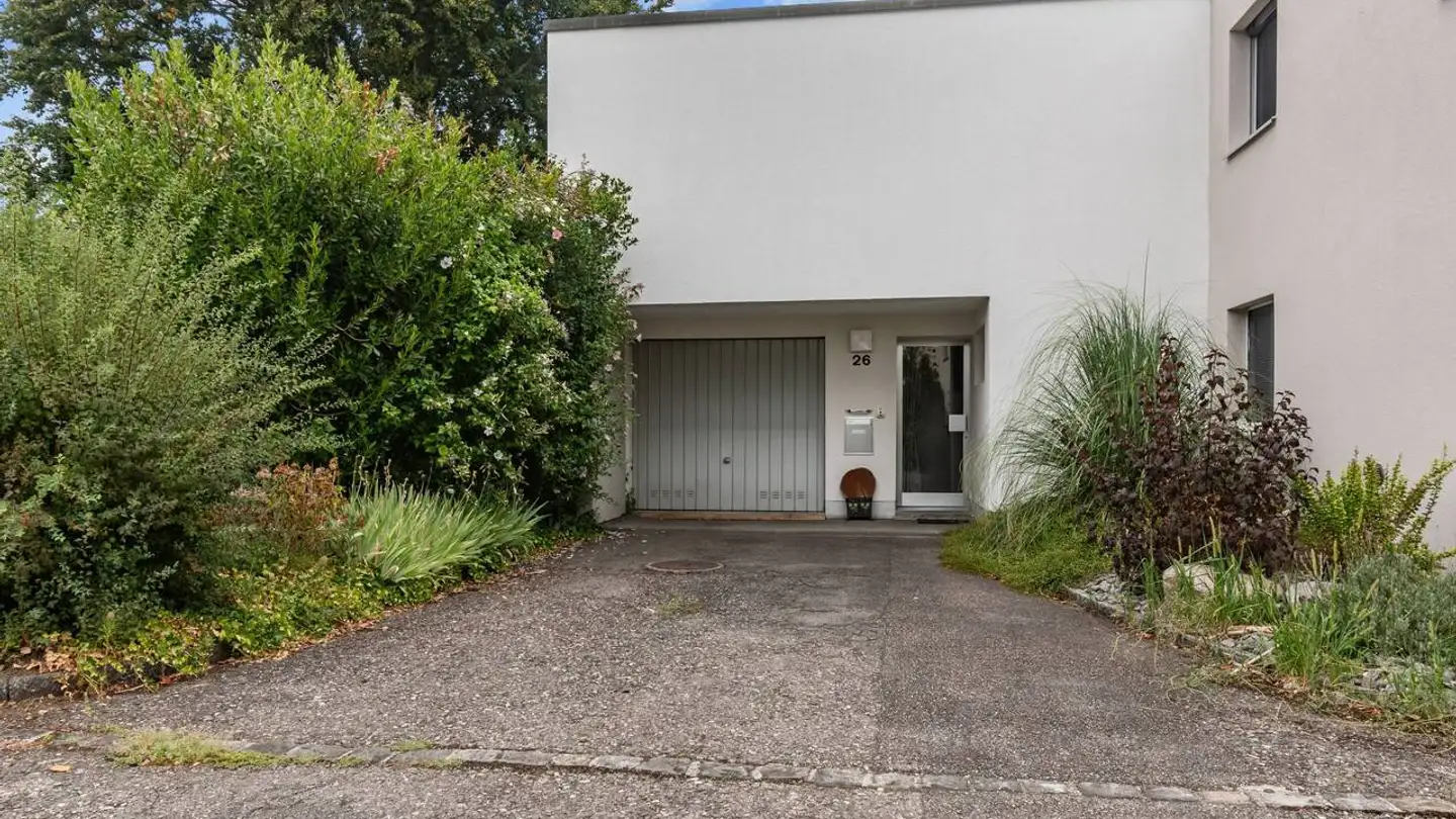 Row house for sale - Entenweidstrasse, 4142 Münchenstein