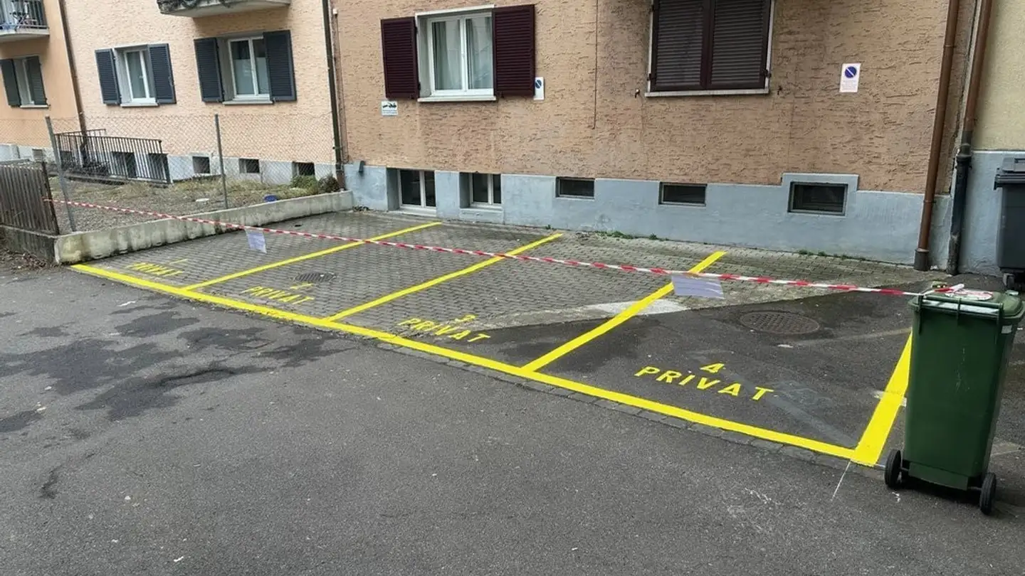 Place de parking extérieure à louer - Dörflistrasse 109, 8050 Zürich - Photo 2